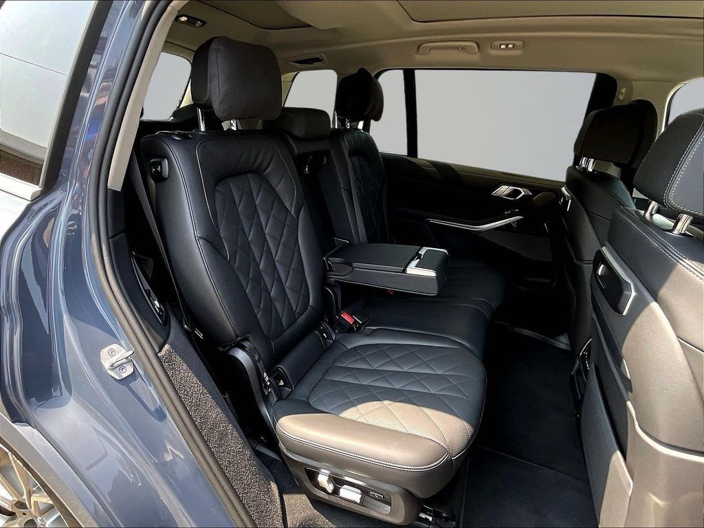 Used 2026 BMW X7 xDrive40i AWD/4WD image 28