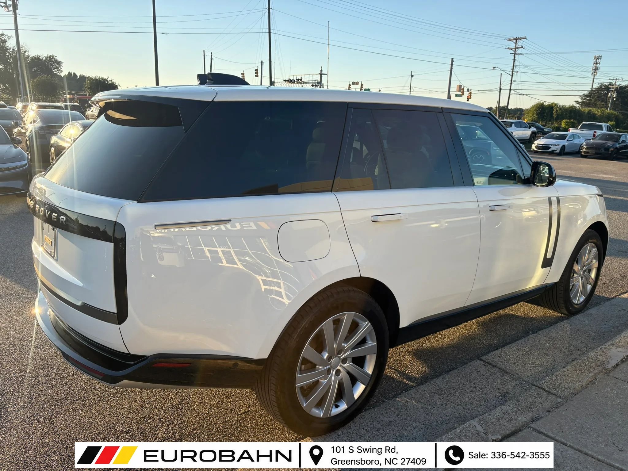 Used 2025 Land Rover Range Rover SE AWD/4WD image 31