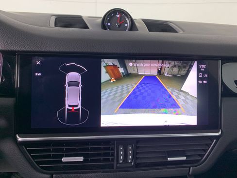 Used 2023 Porsche Cayenne image 26