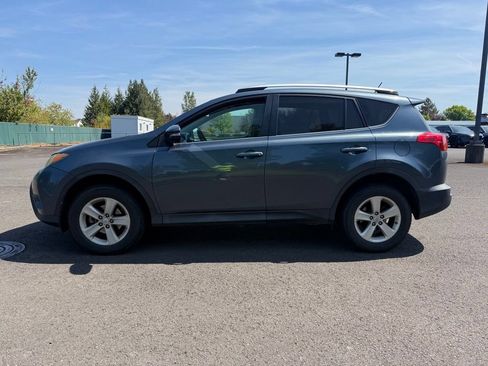 Used 2013 Toyota RAV4 XLE AWD/4WD image 4