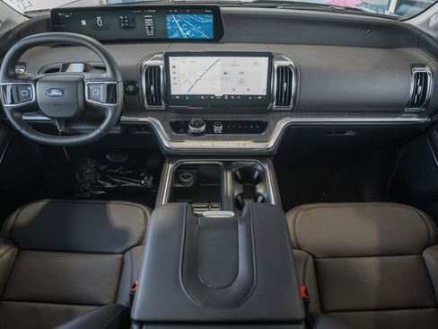 New 2026 Ford Expedition Max Platinum image 29