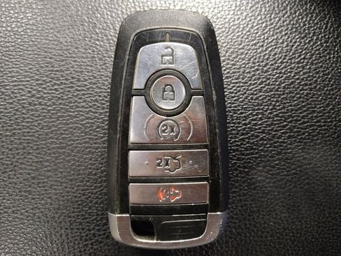 Used 2017 Ford Fusion Titanium image 32