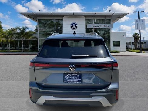 New 2026 Volkswagen Tiguan SE FWD image 5
