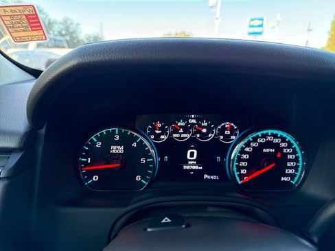 Used 2018 Chevrolet Suburban Premier image 33