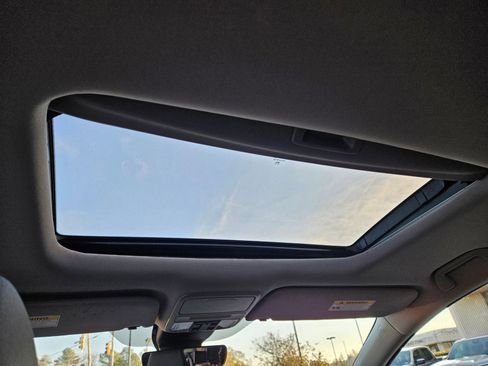 Used 2024 Honda Odyssey EX-L image 25