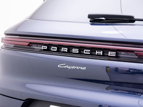 New 2026 Porsche Cayenne image 34