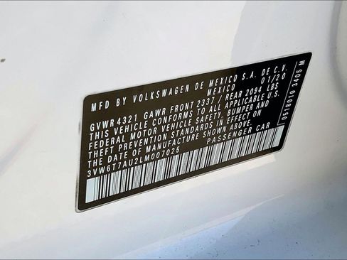 Used 2020 Volkswagen GTI SE image 32
