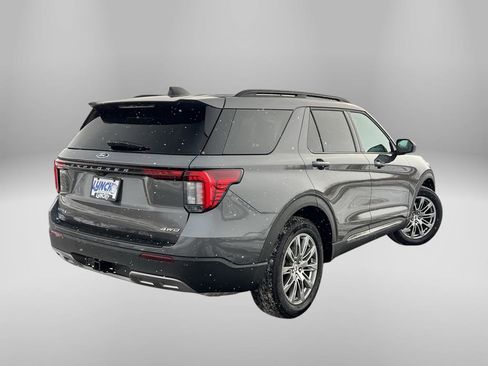 Certified 2025 Ford Explorer Active w/ Active Comfort Package image 4