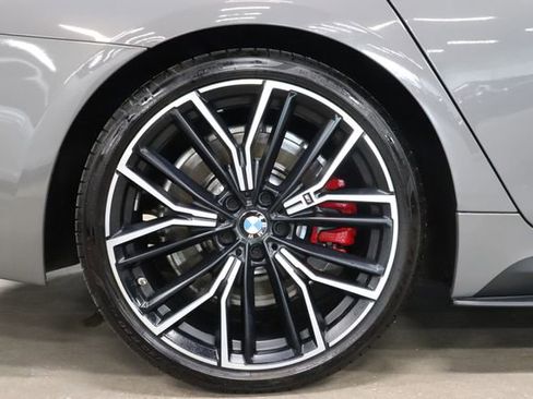 Used 2022 BMW M550i xDrive AWD/4WD image 37