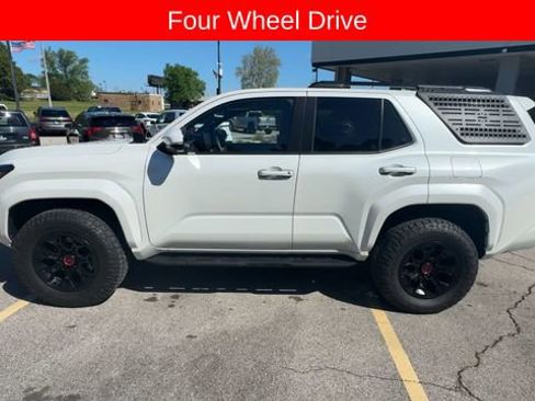 Used 2025 Toyota 4Runner Limited AWD/4WD image 5