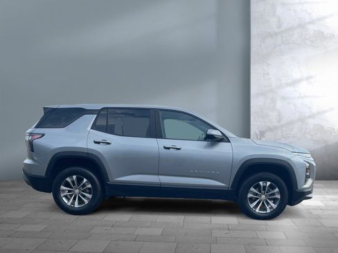 Used 2026 Chevrolet Equinox LT image 7