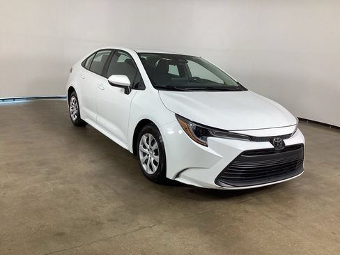 Used 2024 Toyota Corolla LE FWD image 4