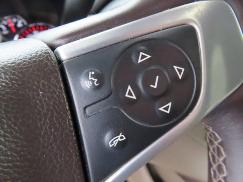 Used 2015 GMC Yukon XL SLT w/ Open Road Package image 21