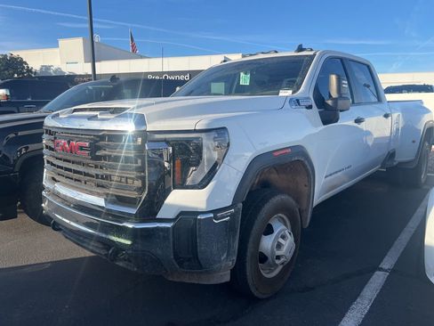 Used 2024 GMC Sierra 3500 Pro image 1