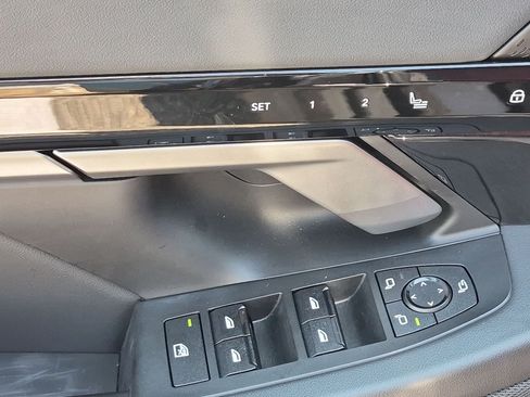 Certified 2024 BMW 530i w/ Premium Package RWD image 12