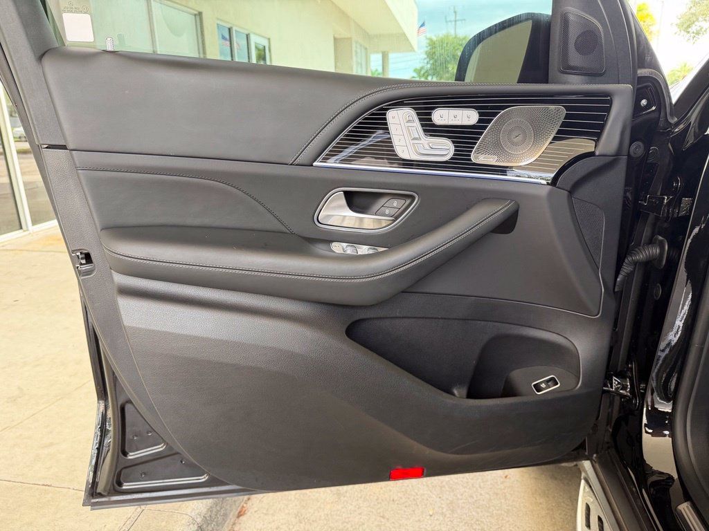 Used 2024 Mercedes-Benz GLS 63 AMG 4MATIC image 42