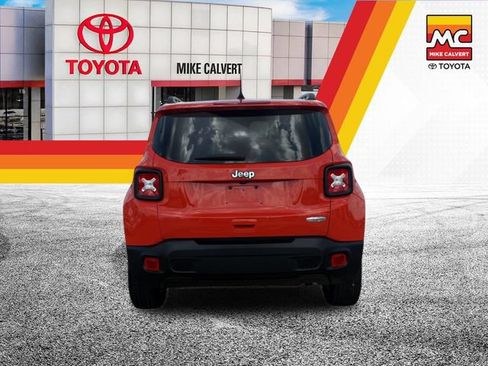 Used 2020 Jeep Renegade Latitude FWD image 4