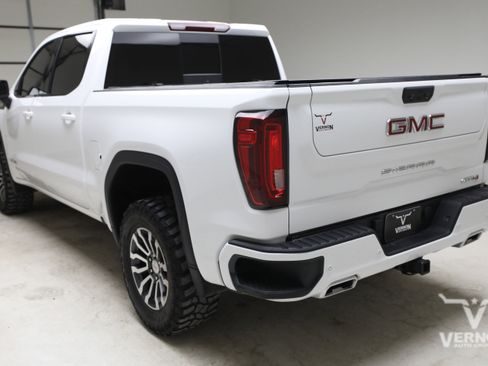 Used 2024 GMC Sierra 1500 AT4 w/ AT4 Premium Package AWD/4WD image 3