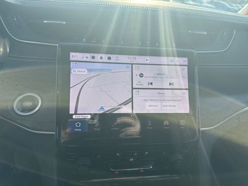 Used 2023 Jeep Grand Cherokee Limited w/ Luxury Tech Group II image 24