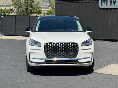 Used 2023 Lincoln Corsair Grand Touring AWD/4WD image 2