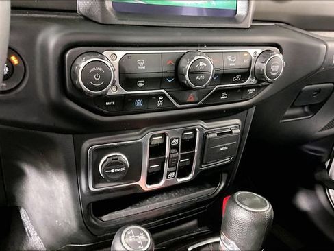 Used 2023 Jeep Wrangler Unlimited w/ Sun & Screen Package AWD/4WD image 14