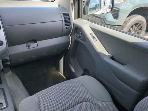 Used 2016 Nissan Frontier SV w/ SV Value Truck Package RWD image 18