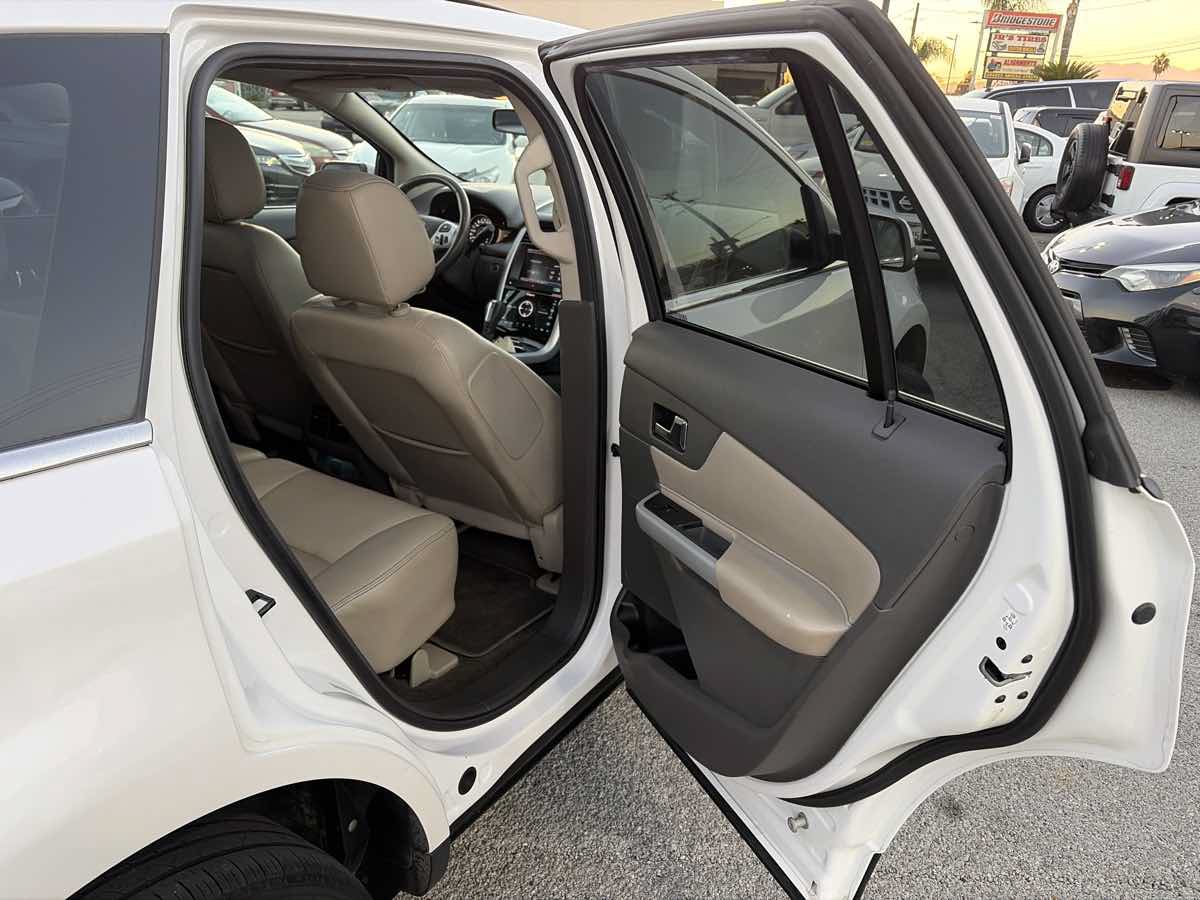 Used 2013 Ford Edge Limited FWD image 21