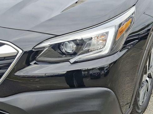 Used 2021 Subaru Outback Premium image 9