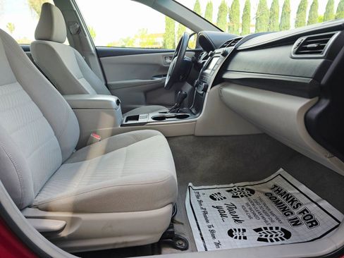 Used 2017 Toyota Camry LE FWD image 28
