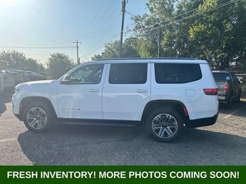 Used 2024 Jeep Wagoneer Series II w/ Flexible Seating Group AWD/4WD image 5
