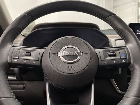 Used 2023 Nissan Rogue SV w/ SV Premium B Package image 17