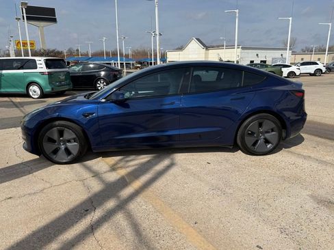 Used 2023 Tesla Model 3 Standard Range image 10