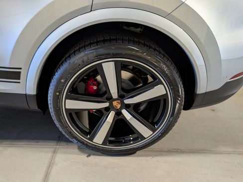 New 2026 Porsche Cayenne S image 17