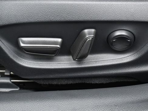 Used 2024 Toyota Prius XLE image 10