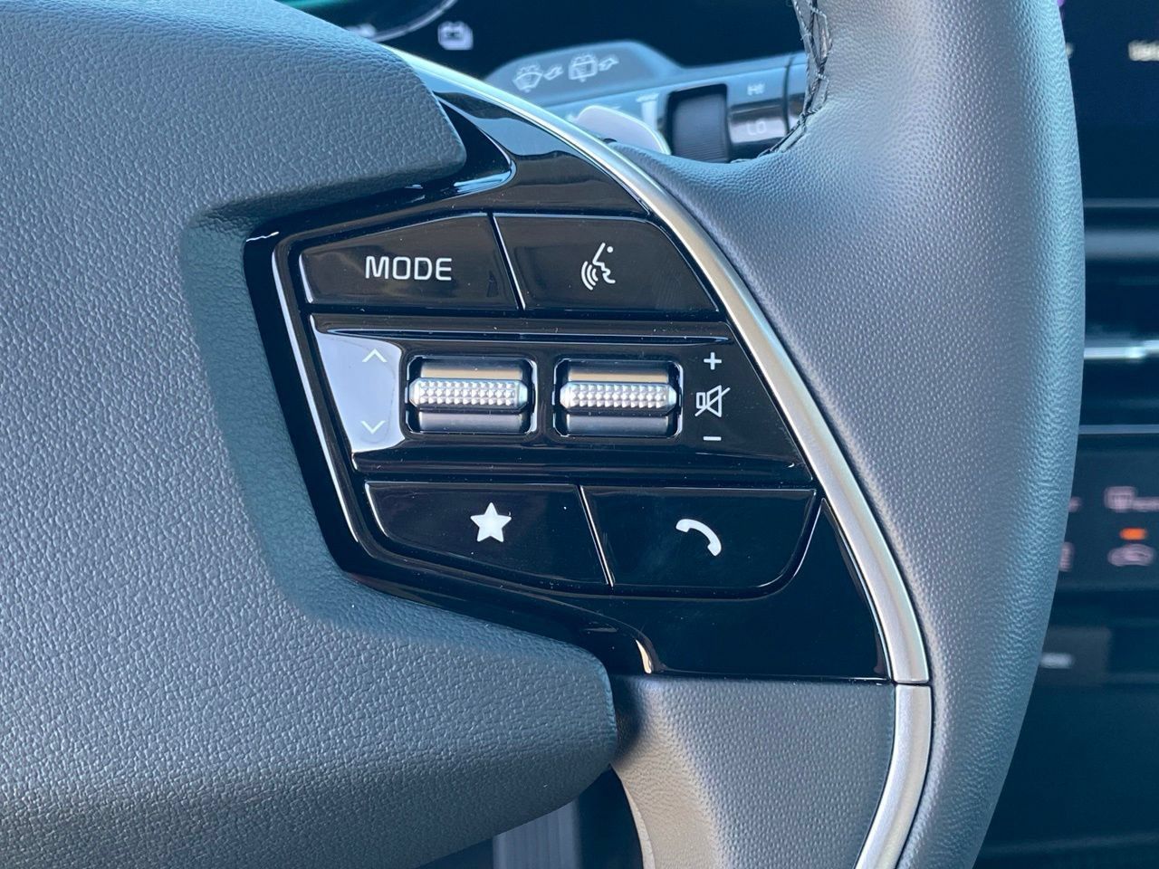 New 2026 Kia Niro EX FWD image 15