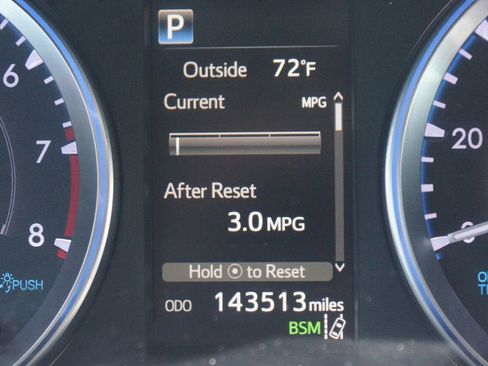 Used 2019 Toyota Highlander XLE FWD image 4