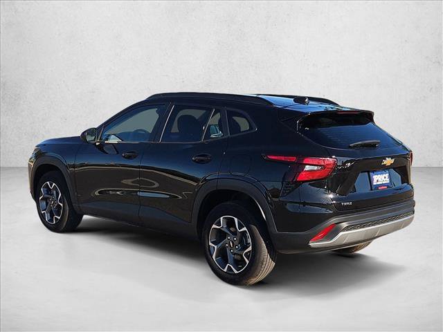 Used 2026 Chevrolet Trax LT FWD image 8