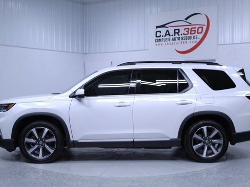 Used 2023 Honda Pilot Elite image 3