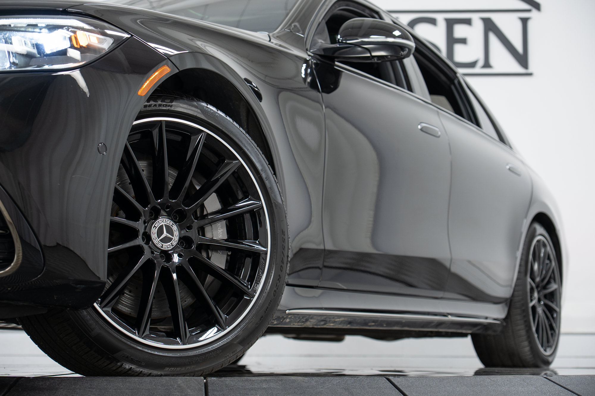 Certified 2023 Mercedes-Benz S 580 4MATIC Sedan w/ AMG Line image 29
