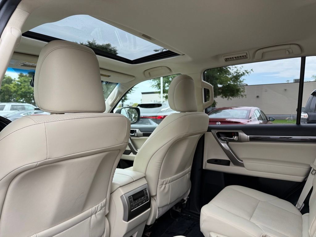 Used 2020 Lexus GX 460 Premium AWD/4WD image 17