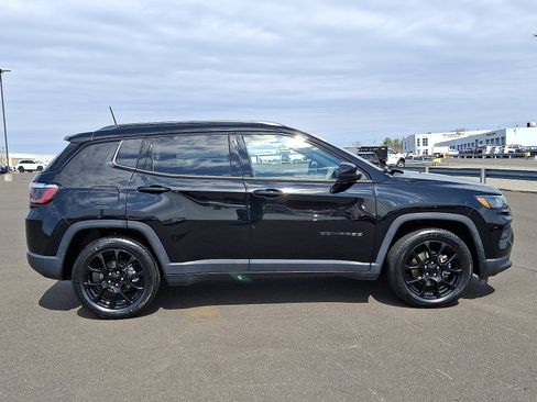 Certified 2022 Jeep Compass Latitude image 7