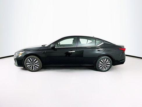 Used 2025 Nissan Altima 2.5 SV image 4