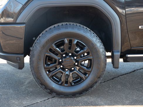 Used 2022 GMC Sierra 3500 Denali w/ Denali Black Diamond Edition image 25