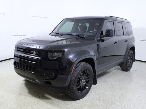 Used 2024 Land Rover Defender 110 S image 4