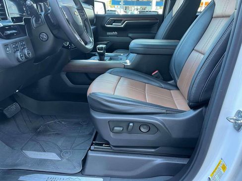 Certified 2023 Chevrolet Silverado 1500 High Country w/ Technology Package AWD/4WD image 28
