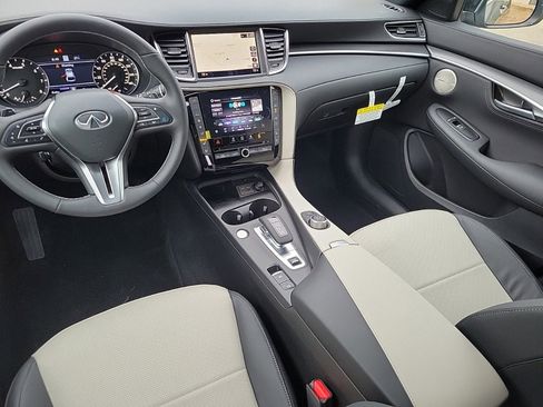New 2025 INFINITI QX55 Essential image 19