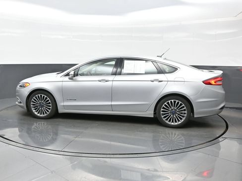 Used 2018 Ford Fusion Titanium FWD image 3