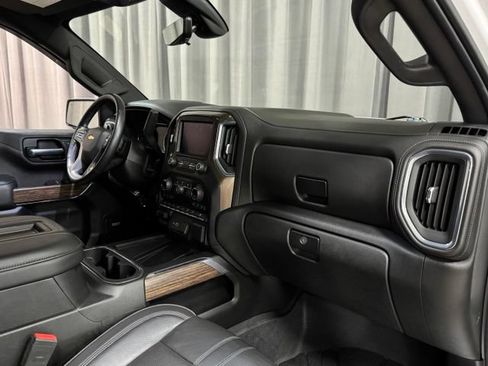 Used 2021 Chevrolet Silverado 1500 High Country w/ Technology Package AWD/4WD image 8