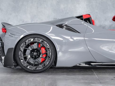 Used 2022 Ferrari SF90 Spider AWD/4WD image 13