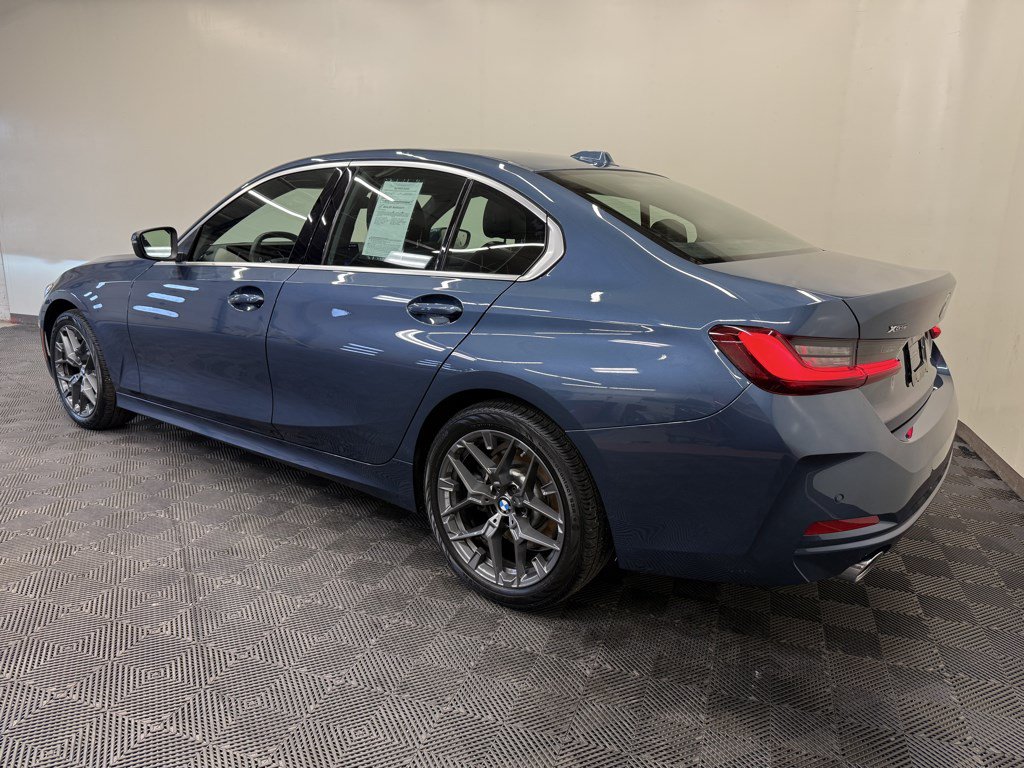 Used 2025 BMW 330i xDrive Sedan w/ Convenience Package AWD/4WD image 4